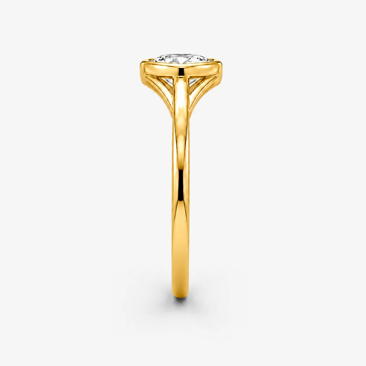 The Lux Ordo Lumiere Heart Bezel Twist Ring