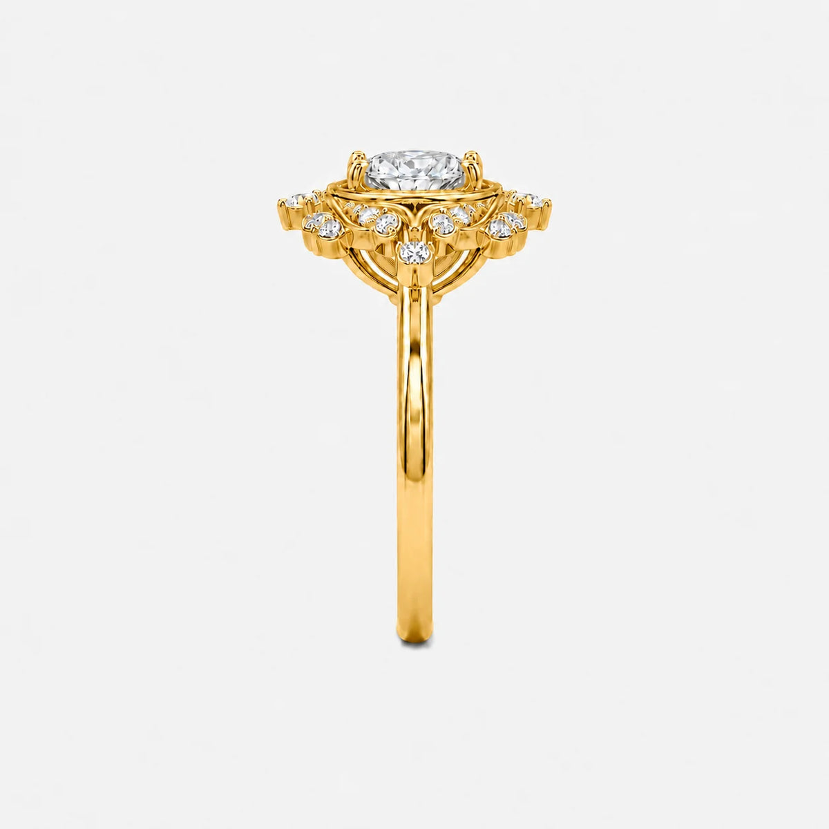 The Clementia Lumiere Oval Filigree Crown Ring