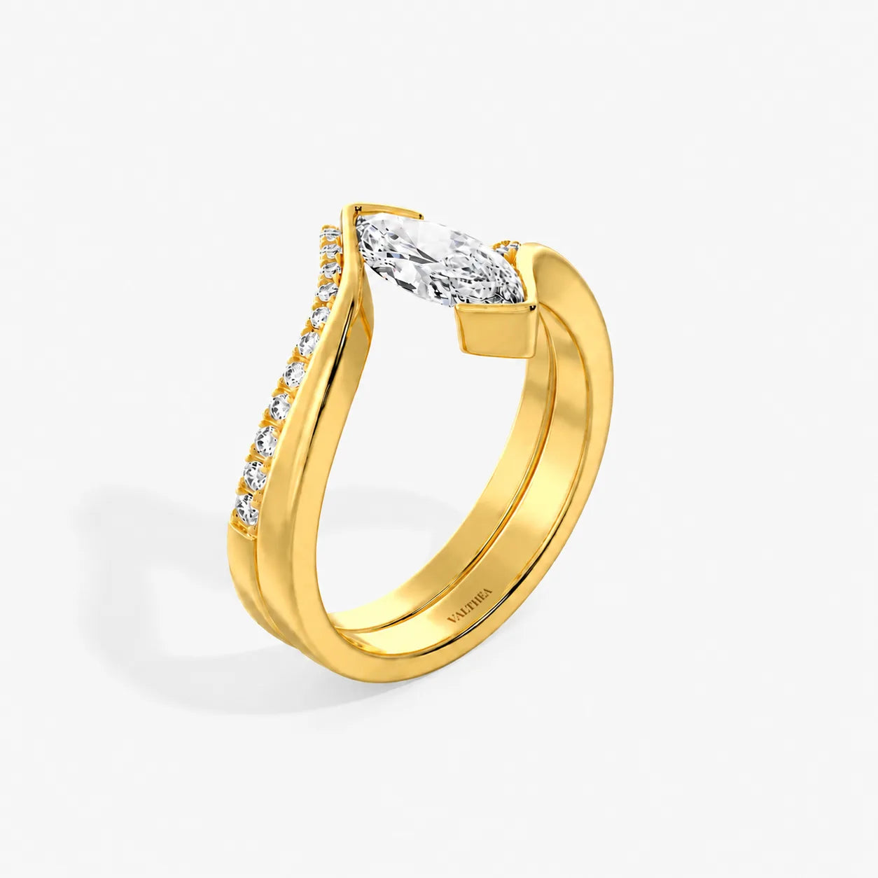 The Fine Float Ring