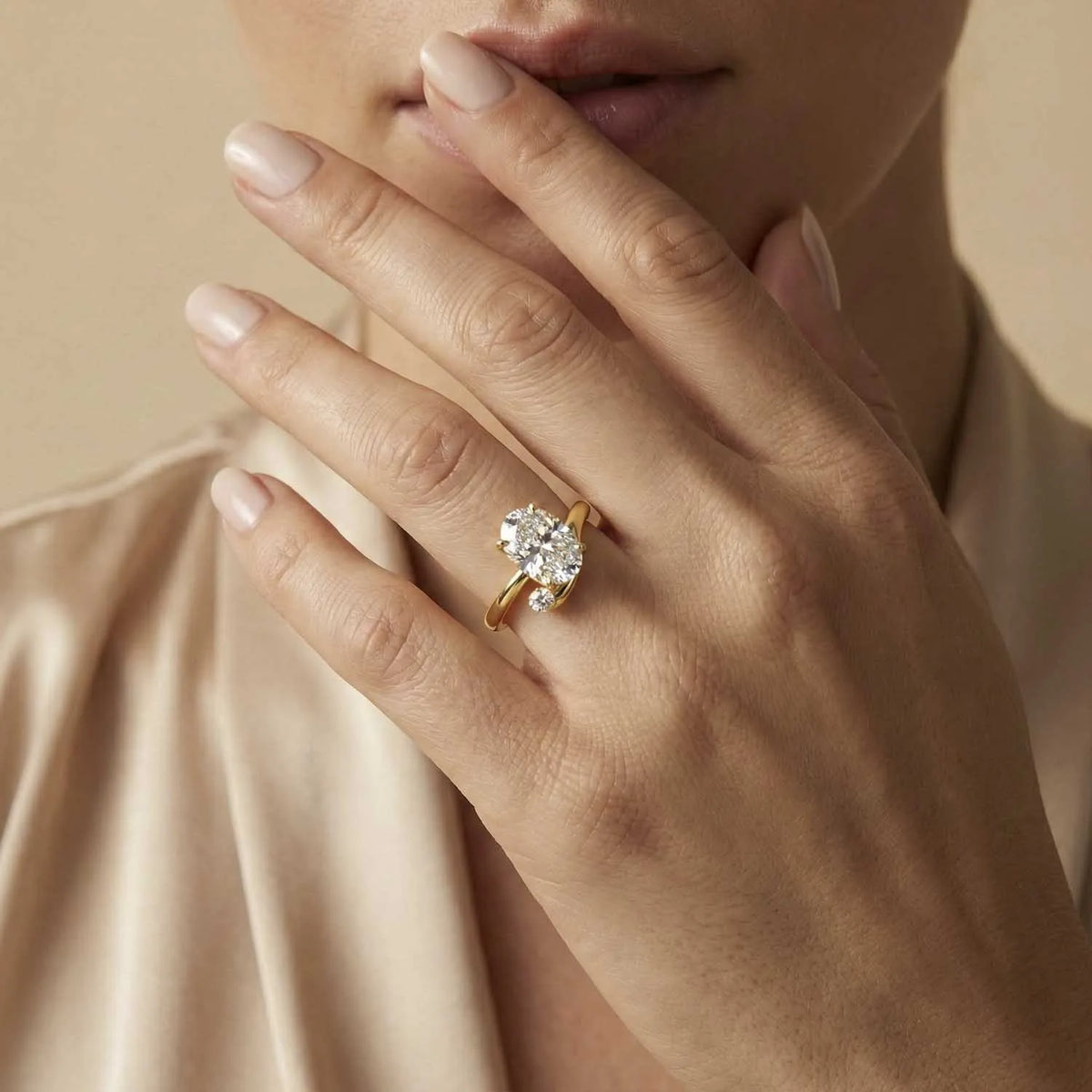 The Asymmetrical Current Ring