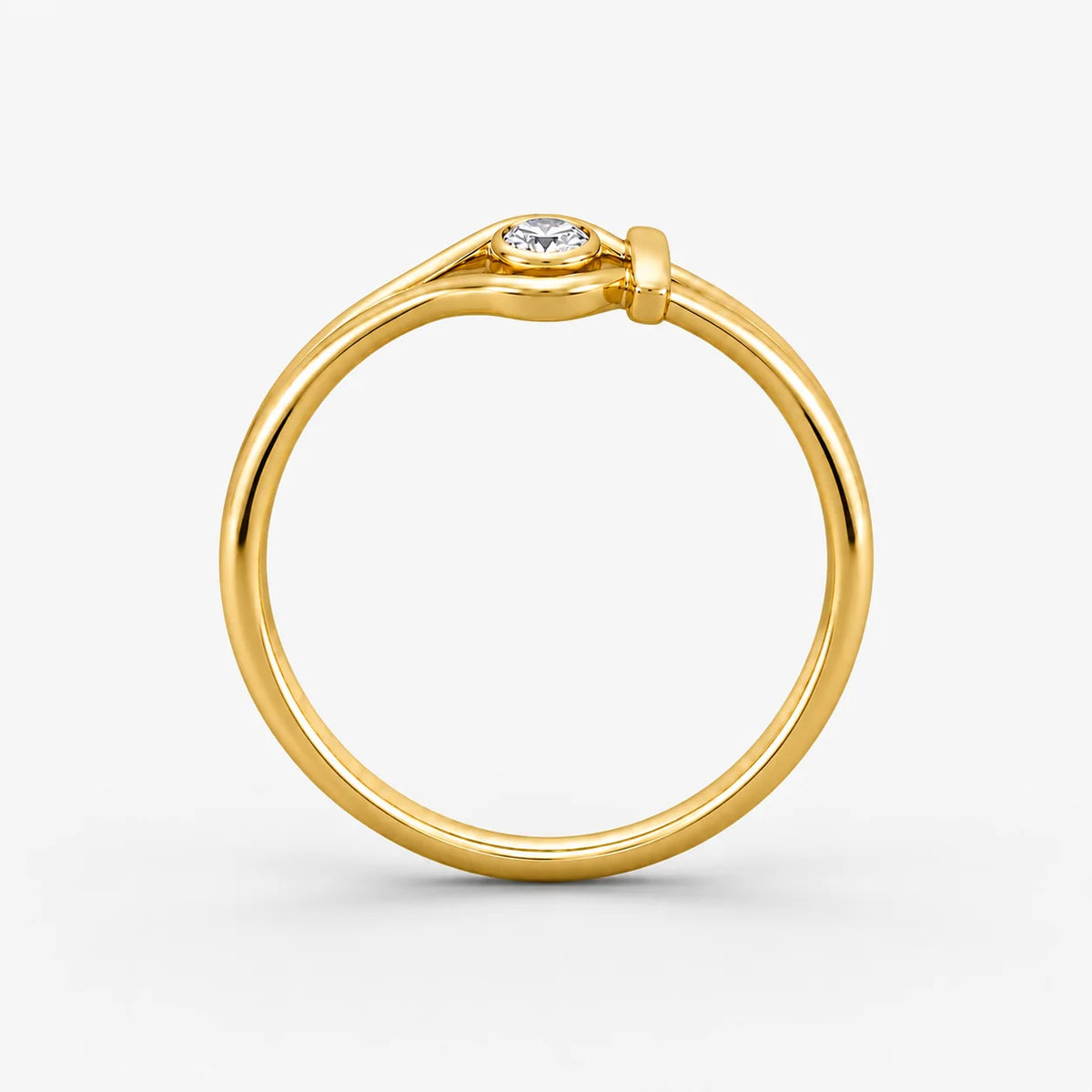 The Lux Ordo Lumiere Round Twist Bezel Ring