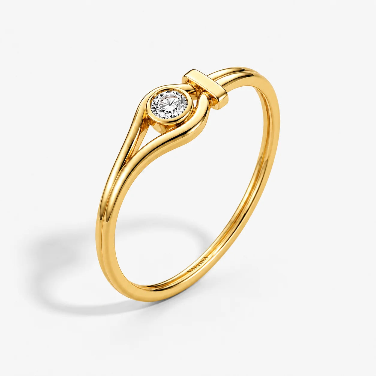 The Lux Ordo Lumiere Round Twist Bezel Ring