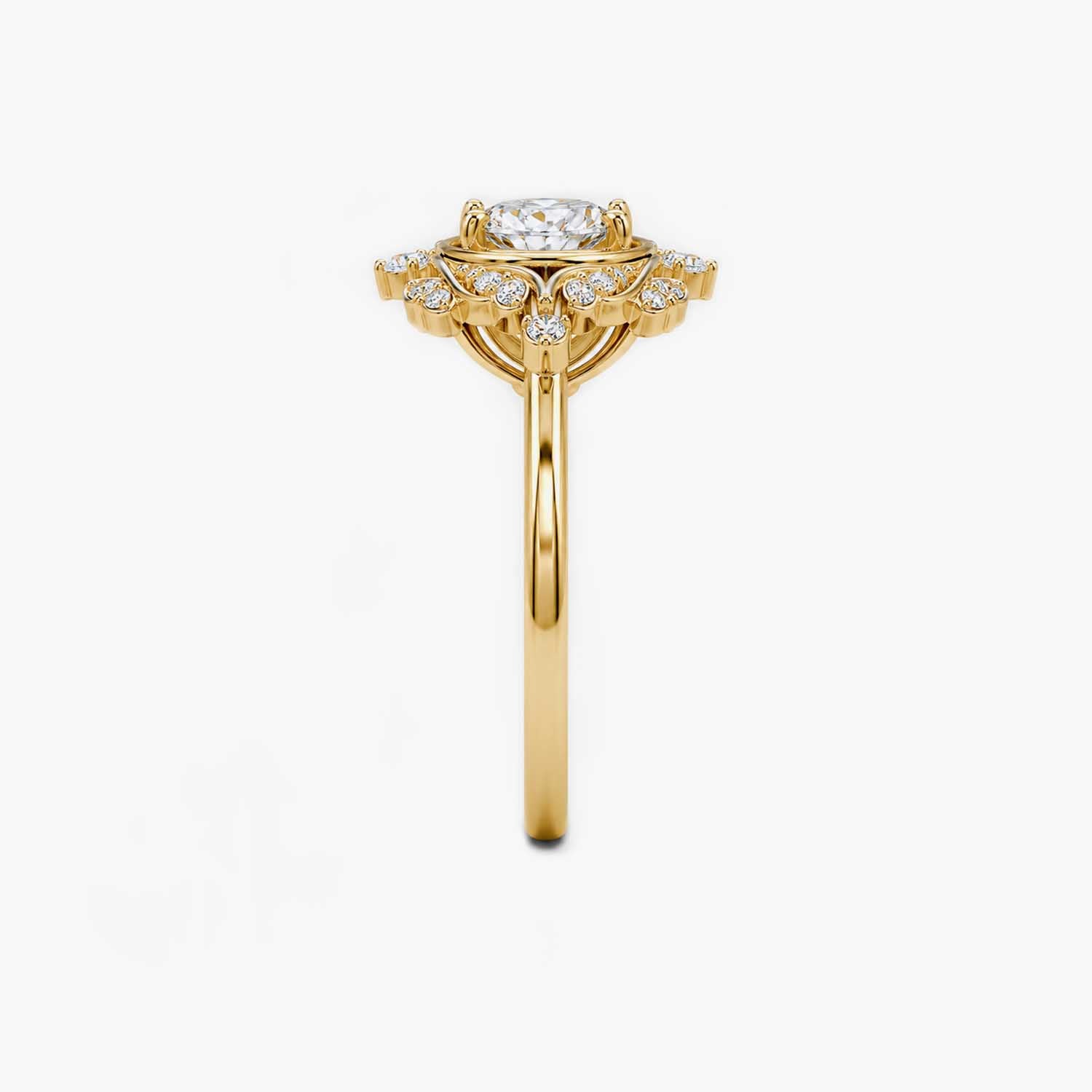 The Clementia Lumiere Oval Filigree Crown Ring